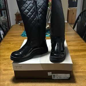 Soft Style Black Quilted Boots